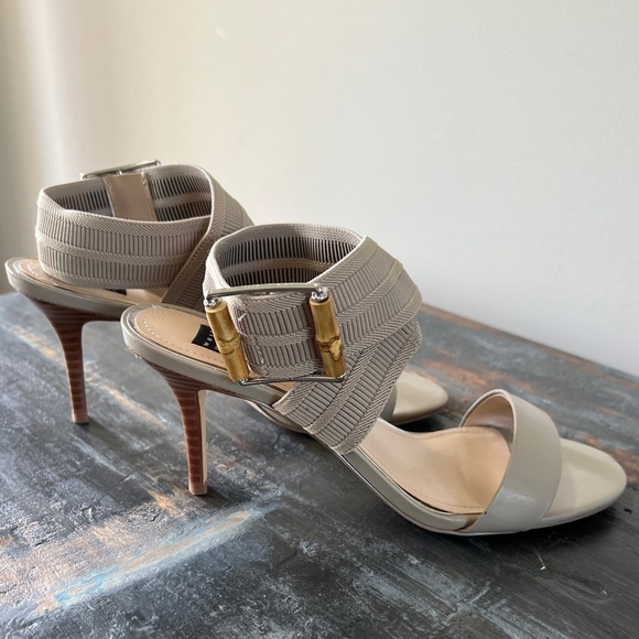 WHBM sz 7.5 Taupe Terraine. Great condition. One scuff- front strap noted in pic - Picture 1 of 9